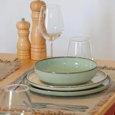 Almyra Nyaraló Fínikasz