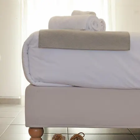 Nyaraló Almyra Fínikasz