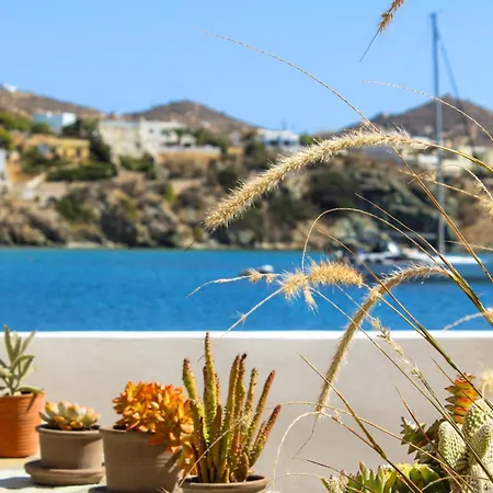 Almyra Finikas (Syros)