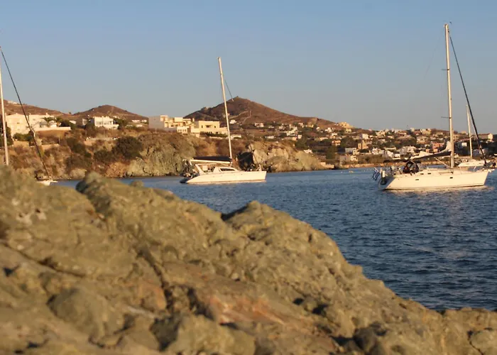 Nyaraló Almyra Fínikasz