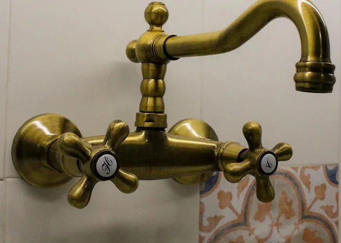 Almyra Nyaraló Fínikasz