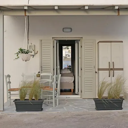 Almyra * Finikas (Syros)
