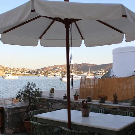 Almyra * Finikas (Syros)