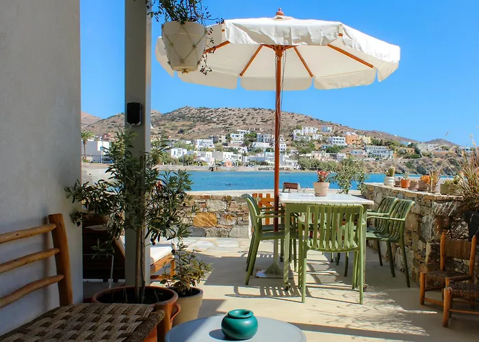 Almyra Finikas (Syros)