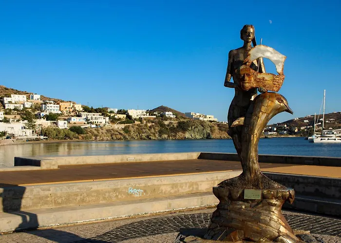 Almyra * Finikas (Syros)